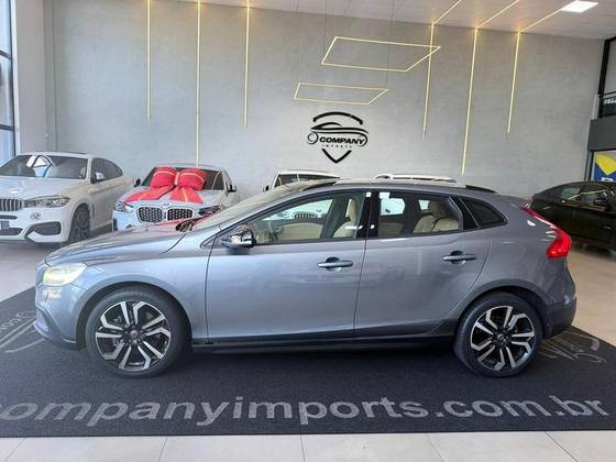 VOLVO V40 2.0 T4 CROSS COUNTRY GASOLINA 4P AUTOMÁTICO